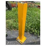 YELLOW METAL BARRIER CORNER FIT - 2’