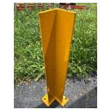 YELLOW METAL BARRIER CORNER FIT - 2’
