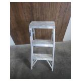 Metal step ladder