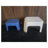 (2) Plastic step stools