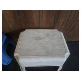 (2) Plastic step stools