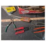 Mixed Tool Lot with Battery Pack and Work Gloves