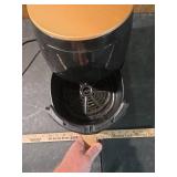 Black and gold air fryer