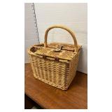 Picnic Supply Basket
