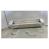 Fluorescent Light Fixture with bulbs