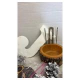Pen holder, nut bowl, pot pourri and more