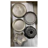 Cake and pie pans