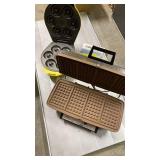 Donut maker and waffle maker