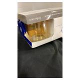 Decorative plates and drinking glasses