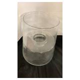 2 Glass bowls that fit together