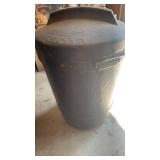 Gott plastic trash can