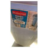 Rubbermaid wheeled trash can