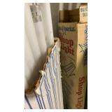 4 ft Shop lights and fluorescent bulbs