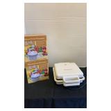 Toastmaster waffle iron and Kitchenworthy manual fold processor NIB
