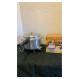 Vintage electric pressure cooker and KitchenWorthy Manual Food Processor NIB,