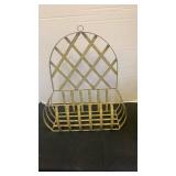 Metal plant  decor 18x13x5