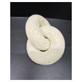 BOIHEGU Knot Chain Link for Coffee Table Decor, 2 Link Resin Aesthetic Decor Decorative Chain Knot, Beige Cool Stuff to Put on Shelf, Boho Minimalist Knot Decor for Neutral Home Decor
