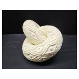 BOIHEGU Knot Chain Link for Coffee Table Decor, 2 Link Resin Aesthetic Decor Decorative Chain Knot, Beige Cool Stuff to Put on Shelf, Boho Minimalist Knot Decor for Neutral Home Decor