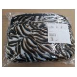 Lug crossbody - roundabout XL -zebra sand - Retail: $15