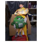 M&M