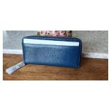 DARCY PATENT BOW ACCORDION ZIP WALLET (COACH F52172) SILVER/NAVY REG.$258