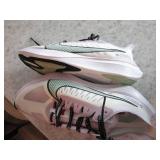 NIKE Women