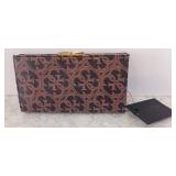 GUESS Heritage Monogram cogniac wallet