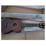 Luna Guitars Mahalo Soprano Ukulele - Brown