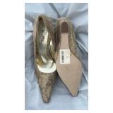 Snakeskin Pattern Pointed Toe Pumps size 12 - Retail: $45