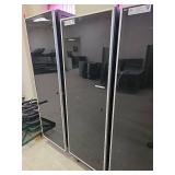 (1) Server Rack Cabinet With Glass Door