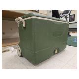 Rubbermaid Wheeled Food Storage Container
