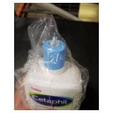 Cetaphil Face Wash, Hydrating Gentle Skin Cleanser for Dry to Normal Sensitive Skin, 20 oz, Fragrance Free, Soap Free and Non-Foaming MISSING NOZZLE