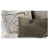 Decorative Throw Pillows Qty 5