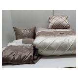 Elegant Two-Tone Bedding Set with Decorative Pillows King size