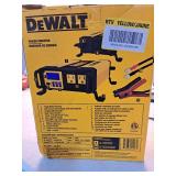 DEWALT DXAEPI1000 Professional 1 000-Watt Digital Power Inverter  DXAEPI1000 - Retail: $150