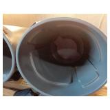 Pack of 4 ,BRUTE 32 Gal. Grey Vented Plastic Outdoor Trash Can with Lid For Restaurants/Offices/Warehouses/Commercial Environments - Retail: $160