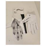 Nike Youth Medium Football Gloves  - Retail: $0