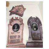 Hiboom 4 Pcs Halloween RIP Graveyard Tombstones with 4 Pcs 3D Changing Face Moving Picture Frame - Retail: $0