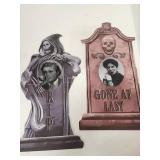 Hiboom 4 Pcs Halloween RIP Graveyard Tombstones with 4 Pcs 3D Changing Face Moving Picture Frame - Retail: $0