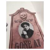 Hiboom 4 Pcs Halloween RIP Graveyard Tombstones with 4 Pcs 3D Changing Face Moving Picture Frame - Retail: $0