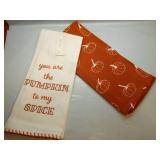 Set of 2 Fall Dish Towels Pumpkin - Retail: $5