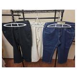 Hybrid & Company Premium Denim Capris Size 7