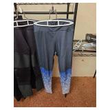 Sport Performance Leggings Size Medium