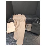 (4) Womens Thermal Footed Leggings and  (2) Capri Leggings