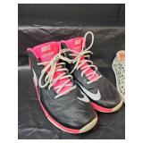 Nike Team Hustle D7 Basketball Shoes, Bobs, and Water Sports Shoes (6)