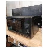 BLACK+DECKER 1.1 cu ft 1000W Microwave Oven - Stainless Steel Black: Countertop, Child Lock, 6 One-Touch Settings - Retail: $163
