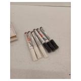 Chifisi Oil-Based Paint Markers Set - Black & White