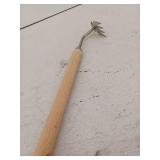 Happyyami Multi-Function Garden Weeder Tool for Removal Ergonomic Design Sturdy Wooden Handle
