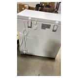 Vissani 7.0 cu. ft. Manual Defrost Chest Freezer with LED Light in White Garage Ready - Retail $270 (see description)