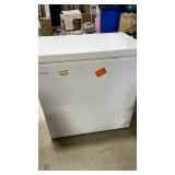 Vissani 7.0 cu. ft. Manual Defrost Chest Freezer with LED Light in White Garage Ready - Retail $270 (see description)